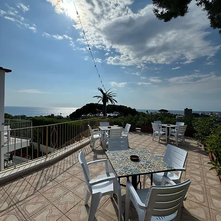 ベッド・アンド・ブレックファスト Chiena Forio