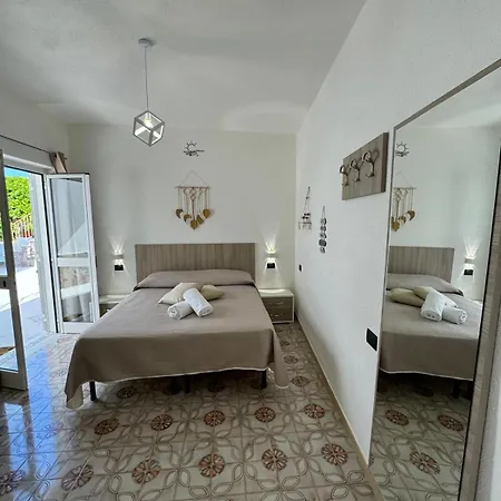 Chiena Forio ベッド・アンド・ブレックファスト 3*