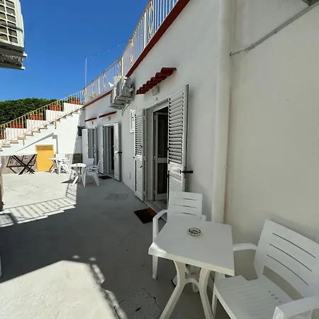 ベッド・アンド・ブレックファスト Chiena Forio 3*