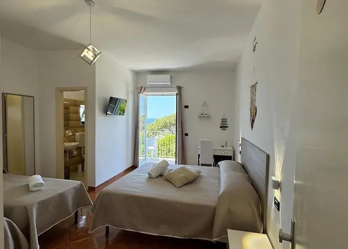 Chiena Forio Bed and Breakfast 3*