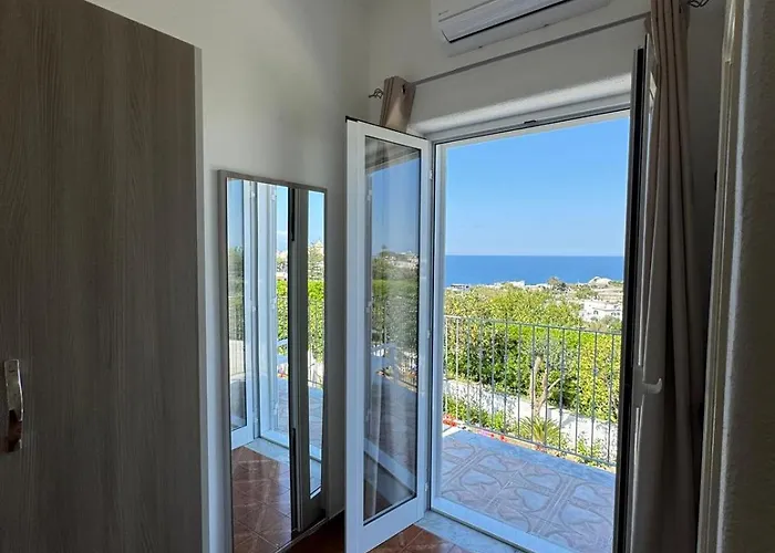 Chiena Forio Bed and Breakfast 3*